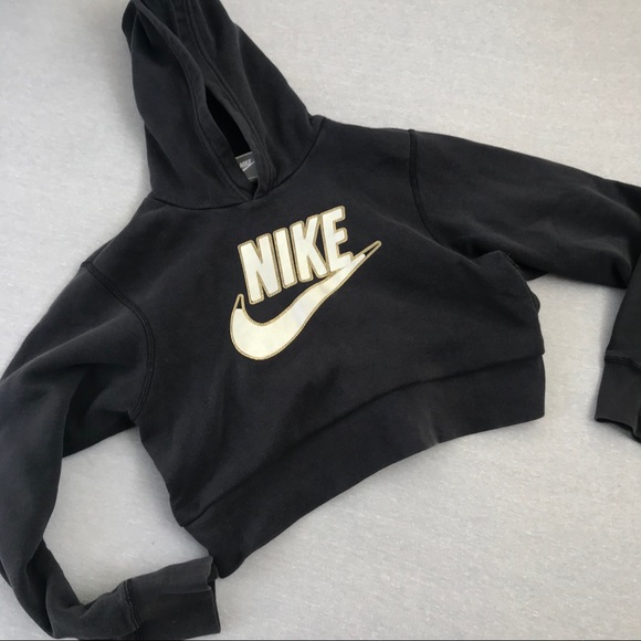 black nike crop hoodie